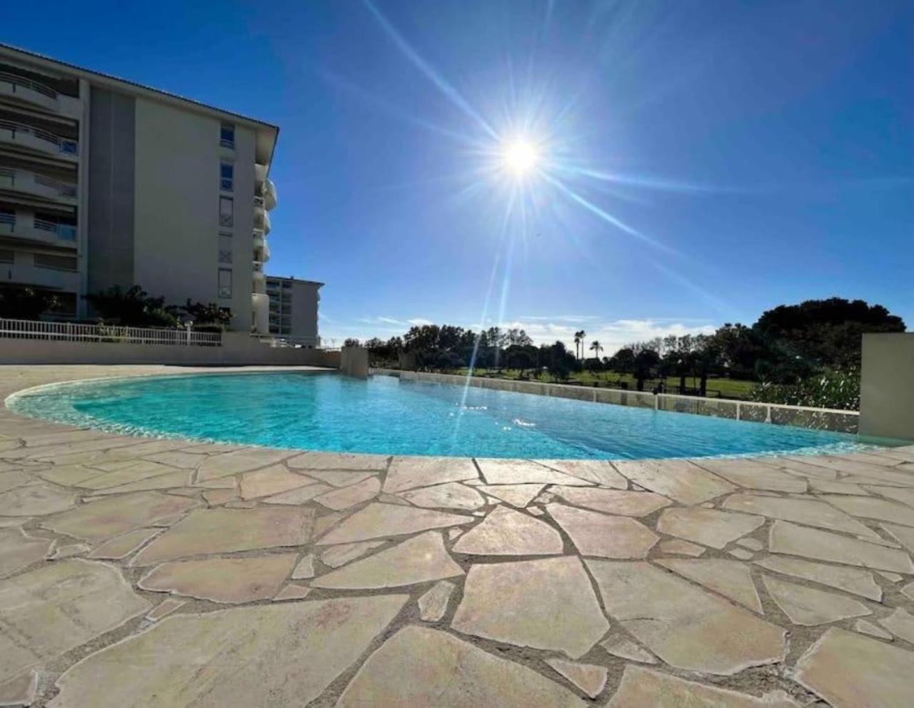Il Gioiello : Apt 2 Pers, Clim, Piscine, Parking Antibes Esterno foto
